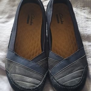 Clark's ladies flats size 5 1/2